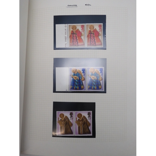 7076 - GB Comes Collection from 1971 to 1990 in two SG AlbumsThe Commemoratives are all unmounted , and are... 