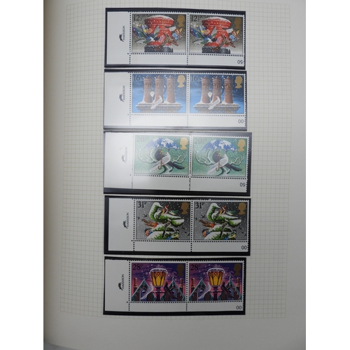 7076 - GB Comes Collection from 1971 to 1990 in two SG AlbumsThe Commemoratives are all unmounted , and are... 