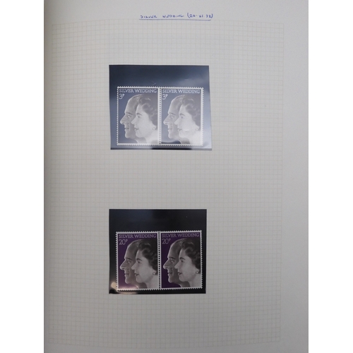 7076 - GB Comes Collection from 1971 to 1990 in two SG AlbumsThe Commemoratives are all unmounted , and are... 