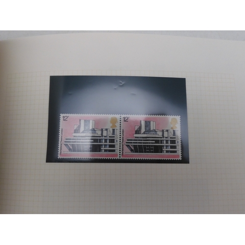 7076 - GB Comes Collection from 1971 to 1990 in two SG AlbumsThe Commemoratives are all unmounted , and are... 