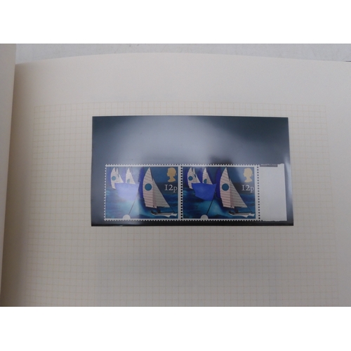 7076 - GB Comes Collection from 1971 to 1990 in two SG AlbumsThe Commemoratives are all unmounted , and are... 