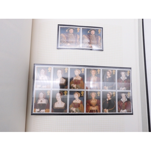 7077 - GB Commems. in Black SG album 1991-2000  Once again all Unmounted Mint and in Pairs, off all Commemo... 