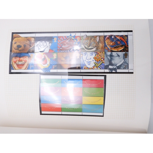 7077 - GB Commems. in Black SG album 1991-2000  Once again all Unmounted Mint and in Pairs, off all Commemo... 