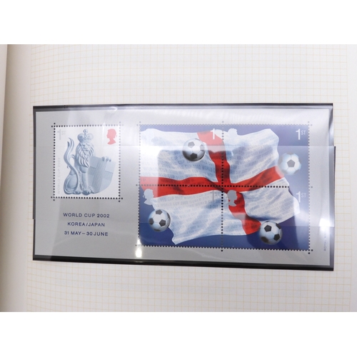 7078 - GB Commemorative Collection in Green SG Senator Album From 2001 to 2008. A well filled album with th... 