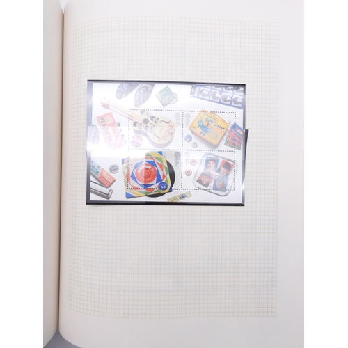 7078 - GB Commemorative Collection in Green SG Senator Album From 2001 to 2008. A well filled album with th... 