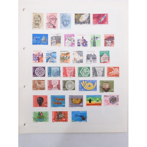 7081 - Switzerland. Collection on leaves of mainly many 100's  used Swis Stamps from 1862 to aprox 1995. in... 