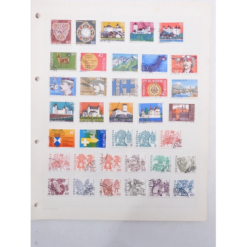 7081 - Switzerland. Collection on leaves of mainly many 100's  used Swis Stamps from 1862 to aprox 1995. in... 