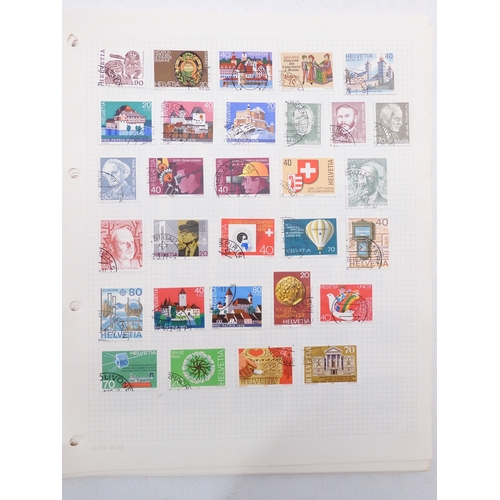 7081 - Switzerland. Collection on leaves of mainly many 100's  used Swis Stamps from 1862 to aprox 1995. in... 