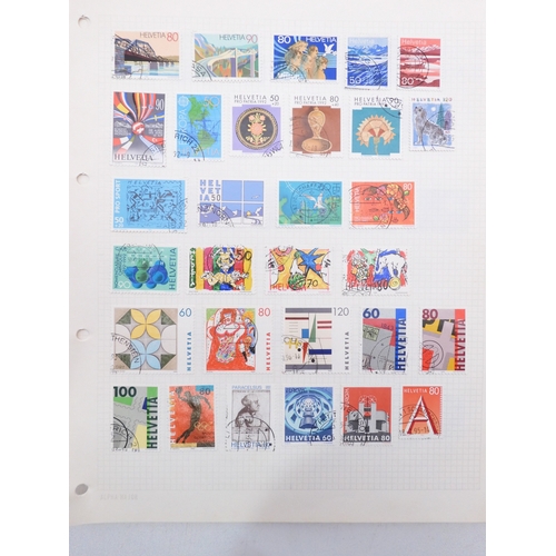 7081 - Switzerland. Collection on leaves of mainly many 100's  used Swis Stamps from 1862 to aprox 1995. in... 
