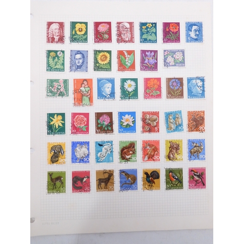 7081 - Switzerland. Collection on leaves of mainly many 100's  used Swis Stamps from 1862 to aprox 1995. in... 