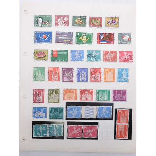 7081 - Switzerland. Collection on leaves of mainly many 100's  used Swis Stamps from 1862 to aprox 1995. in... 