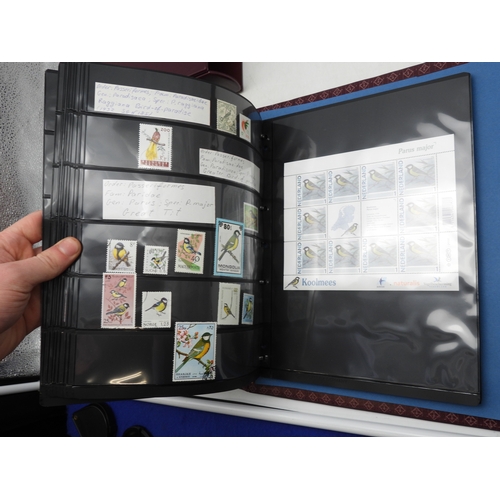 7090 - A collection of thematic stamps in five albums. The worldwide collection presenting Aquatic Ecosyste... 