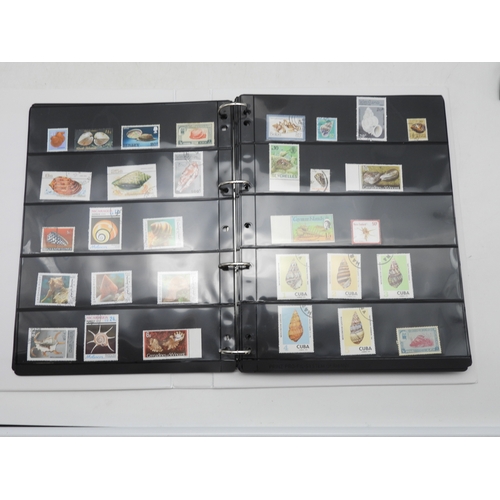 7090 - A collection of thematic stamps in five albums. The worldwide collection presenting Aquatic Ecosyste... 