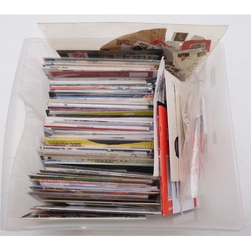 7086 - GB Large collection of Presentation Packs Plus some Booklet panes in plastic box Apear to be mainly ... 