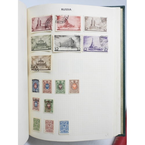 7108 - A lot comprising various stock books containing a world wide stamp collection to include GB 1/d red ... 