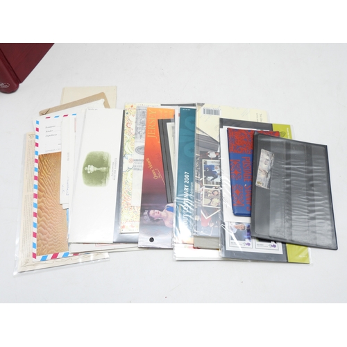 7109 - A worldwide stamp collection in five stock books, all eras to include GB in one book with regional i... 