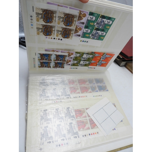 7113 - Great Britain a lot of mostly Elizabeth II unmounted mint stamps in blocks and strips contained in i... 