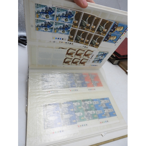 7113 - Great Britain a lot of mostly Elizabeth II unmounted mint stamps in blocks and strips contained in i... 