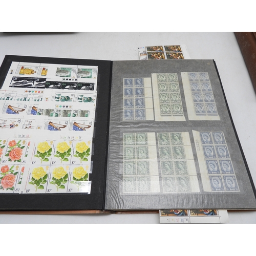 7113 - Great Britain a lot of mostly Elizabeth II unmounted mint stamps in blocks and strips contained in i... 