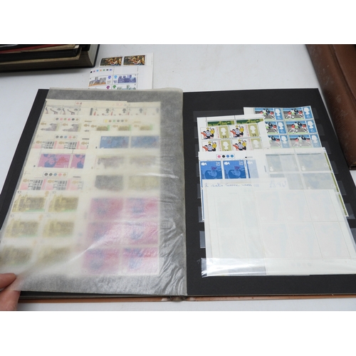 7113 - Great Britain a lot of mostly Elizabeth II unmounted mint stamps in blocks and strips contained in i... 