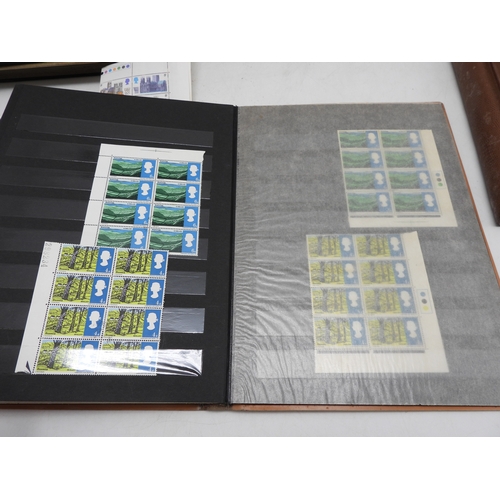 7113 - Great Britain a lot of mostly Elizabeth II unmounted mint stamps in blocks and strips contained in i... 