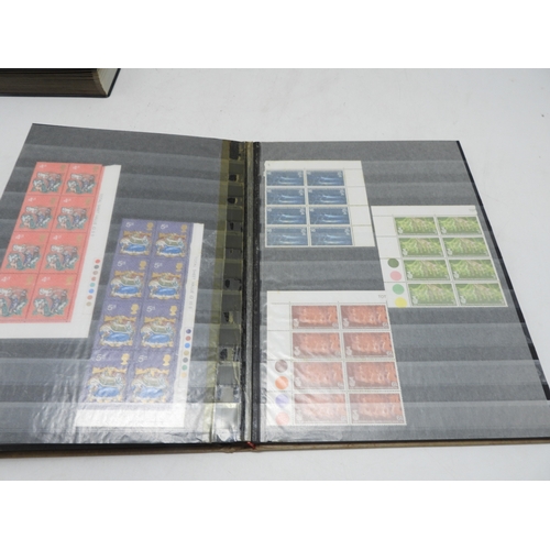 7113 - Great Britain a lot of mostly Elizabeth II unmounted mint stamps in blocks and strips contained in i... 