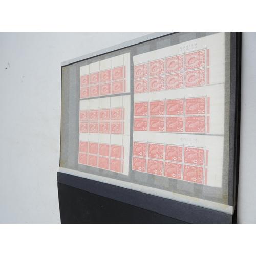 7113 - Great Britain a lot of mostly Elizabeth II unmounted mint stamps in blocks and strips contained in i... 