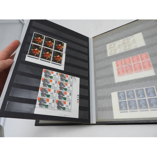 7113 - Great Britain a lot of mostly Elizabeth II unmounted mint stamps in blocks and strips contained in i... 