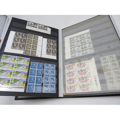 7113 - Great Britain a lot of mostly Elizabeth II unmounted mint stamps in blocks and strips contained in i... 