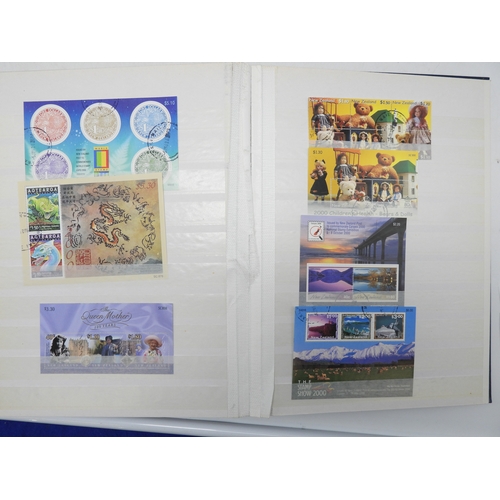 7117 - A worldwide stamp collection mostly used on sheets in 16 albums