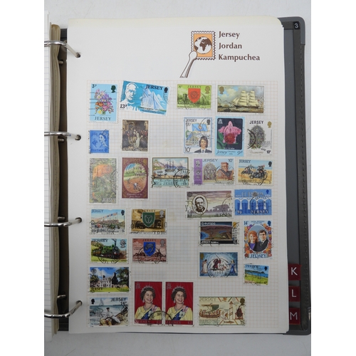 7129 - A worldwide stamp collection in five albums and two stock books
