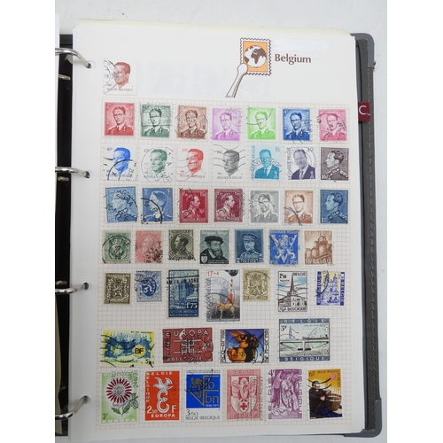 7129 - A worldwide stamp collection in five albums and two stock books