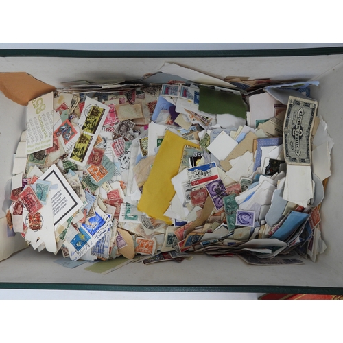 7131 - A varied lot to include Victorian covers, used 1/d reds, greetings cards, international banknotes et... 