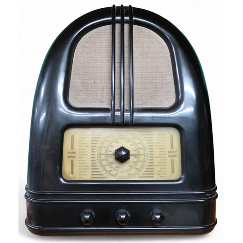 A Philco model 333 'Peoples Set' vintage valve bakelite radio, circa 1930's