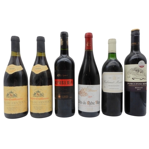9009 - A lot comprising twelve various bottles of red wine to include Jehan Guillaume Cotes Du Ventoux 1999... 