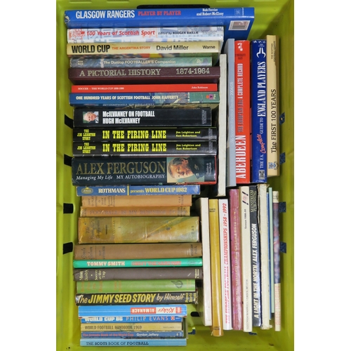 8049 - A very large collection of books on football, including player biographies, club histories, various ... 