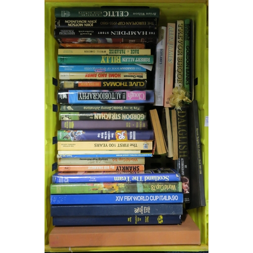 8049 - A very large collection of books on football, including player biographies, club histories, various ... 