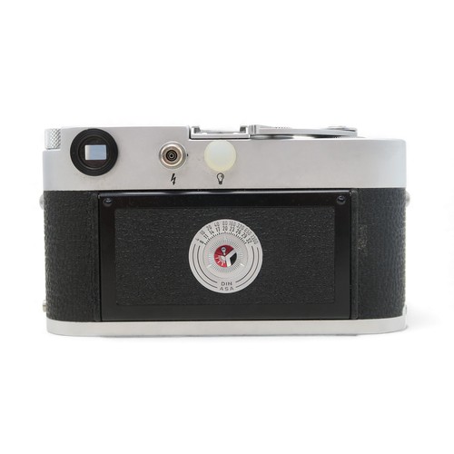 2555A - A LEICA M2 RANGEFINDER CAMERA, 1961Serial no. 1021649, fitted with a Leitz Wetzlar Elmar 1:2.8/50 le... 