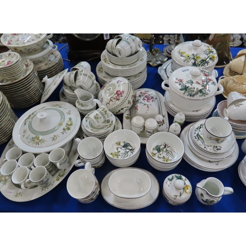 426A - A Villeroy and Boch Botanica dinner service, together with a Royal Doulton Tonkin pattern dinner ser... 