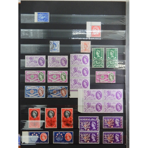 7025 - Great Britain, George VI & QE II collection in 2 Stock books, (one part Stockbook) Inc 1937 Defi... 