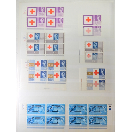 7027 - Great Britain Small Collection of QE II early Phosphor Issues inc  Unmounted Mint Blocks of 4 of FFH... 