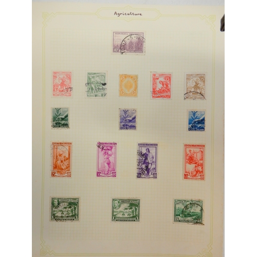 7028 - World Collection in 2 Albums plus many pages inc. GB and USA + much more. Also a large quantity of l... 