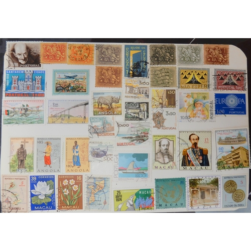 7031 - Large World Collection in Plastic Tub with various Albums Folders Etc. Inc. Large Quantity of  Moder... 