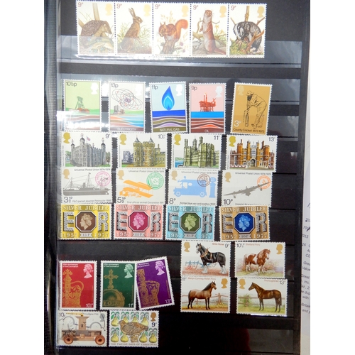 7032 - Collection in Carboard Box containing 6 albums and a small metal box. The metal box contains a small... 