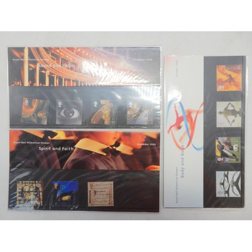 7033 - GB Quantity of Presentation Packs in Metal Tin. A few Pre Decimal, but rest Decinal up yo and includ... 