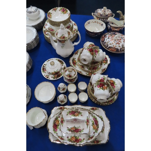 420 - A Royal Albert Old Country Roses dinner service comprising six dinner, medium and side plates, bowls... 