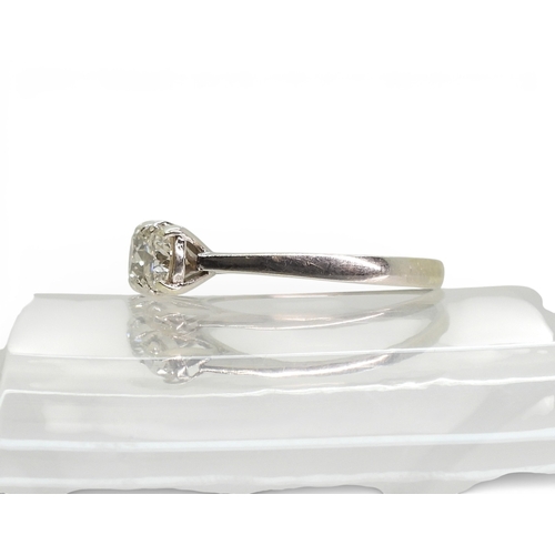 2736 - A THREE STONE DIAMOND RINGthe mount in 9ct white gold and set with three brilliant cut diamonds with... 