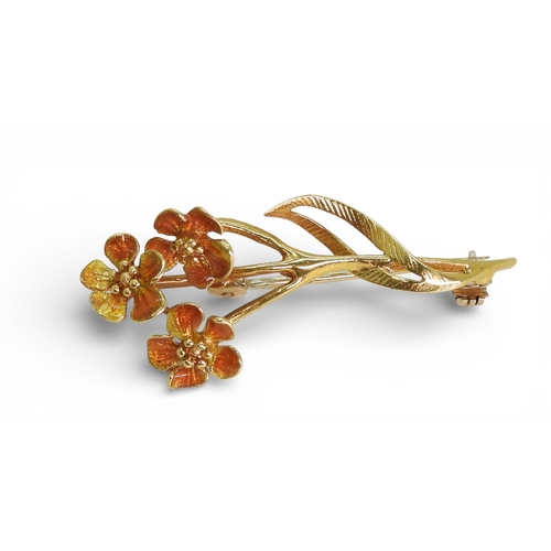 708 - An Italian 18ct gold enamelled flower brooch, weight 4gms, length 4cm.