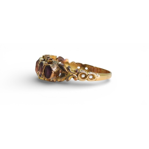 710 - A bright yellow Victorian style amethyst ring,size M, weight 1.8gms
