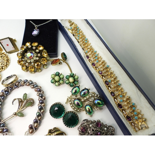 880 - A pearl bracelet with a silver clasp, and a collection of vintage and modern costume jewellery to in... 